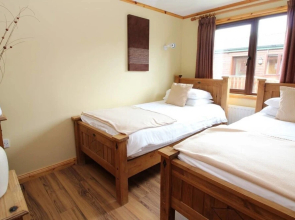Luxury 4 bed bay View Cabin - Sleeps 9 People