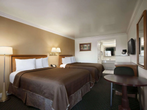 Travelodge by Wyndham San Diego Downtown Convention Center