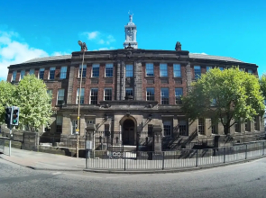 Spacious 2 Bedroom Loft In Converted School