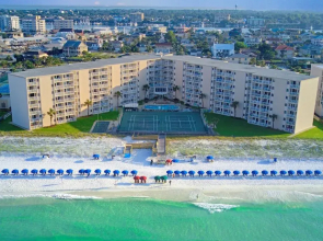 Gulf Shore Condo #307 - 2 Br condo by RedAwning