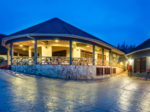 Emburara Farm Lodge