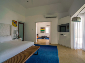 Trident Hotel