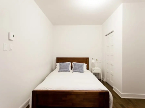 Huge Industrial Loft Near Mont-royal Metro