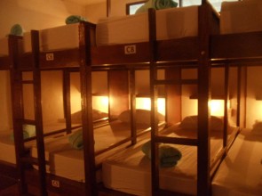 Our House Haadrin - Hostel