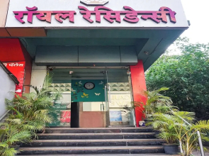 Fabhotel Royal residency - Nr Phoenix mall