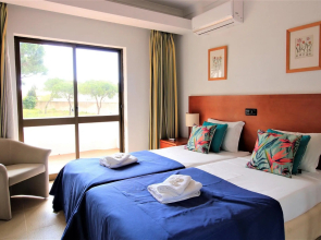 Vilamoura Cosy 3 With Pool by Homing