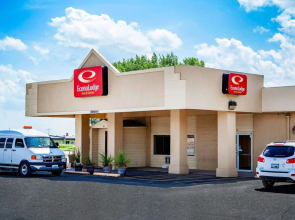 Econo Lodge Inn & Suites Newton