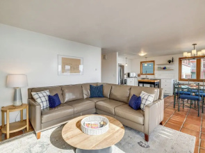 Oceanside Escape w/ Stunning Views: Walk to Beach!