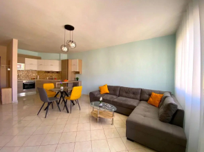 Julia Modern 2 Room Apartment