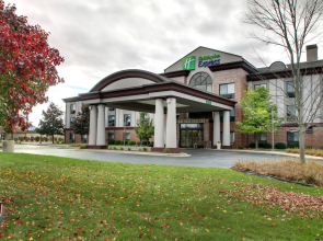 Holiday Inn Express Milwaukee North Brown Deer/Mequon by IHG