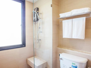 B2 Bangna Premier Hotel