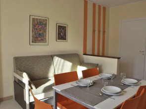 Apartments In A Residence, Nearby The Lake Garda