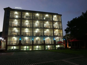 Stone And Wind Resort