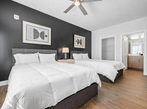 The Celebrity Suite The Gulch