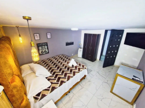 $ PROMO $ 11 Bedrooms with bathrooms Aprtmnt + 2 Jacuzzis and a rooftop pool. @Poblado