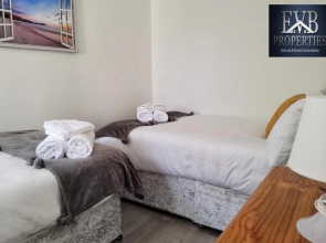 Spireview 2 Bedroom Apartment EVB Properties Short Lets & Serviced Accommodation ,Titanic City- Southampton