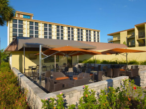 Rosen Inn, closest to Universal