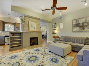3Br 2BA New Luxury Downtown Austin Townhome by RedAwning