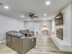Pensacola Home w/ Private Yard: 7 Mi to Downtown!