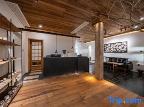 Zhuo Qi Wuyu (Jingdezhen Ceramic Art Avenue Taoxichuan)