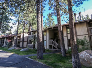 Horizons 4 166 Updated Upstairs Unit with Private Washer Dryer, Walk to Town, On Shuttle Route to Lodges by RedAwning