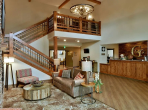 GrandStay Hotel & Suites