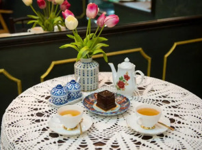 The Neighbors Hostel - Adults Only