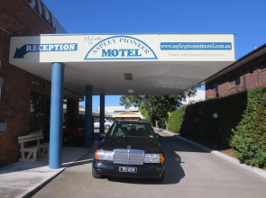 Aspley Pioneer Motel