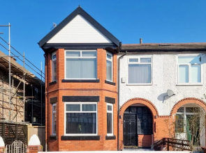 Stylish King Bed Suite Free Parking Large Patio