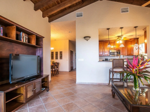 Clarion Suites Roatan at Pineapple Villas