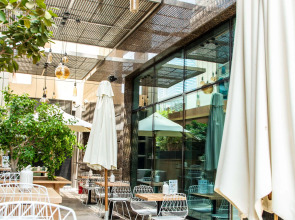 Отель Radisson Blu Hotel, Dubai Media City