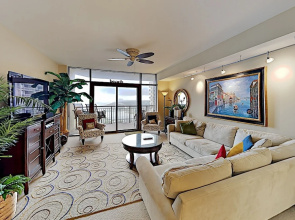 Immaculate Beachfront W/ Resort-style Pools 2 Bedroom Condo