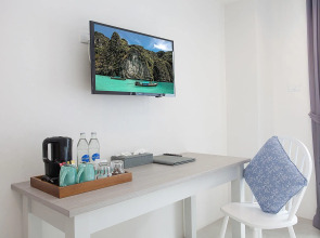 Отель Recenta Suite Phuket Suanluang