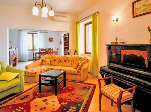 House Harmonia