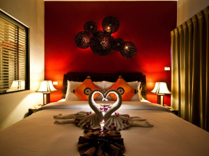 YouDee Hotel Patong (formerly Meir Jarr Hotel)