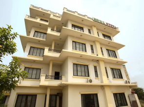 OYO 490 Hotel Royal Stupa