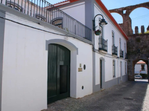 Casa Da Muralha