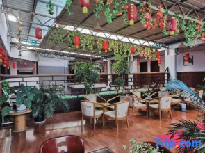 Jundong Hotel (Jianshui Ancient City Chaoyang Building Branch)