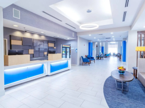 Holiday Inn Express Hotel & Suites Crestview by IHG