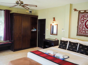 Lanta Castaway Beach Resort