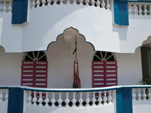 Holi-Wood Guesthouse