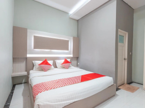 Yayah Rooms Syariah by OYO Rooms