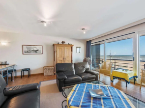 Royal 201 Seafront Apartment in a top Location