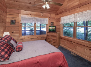 Bear Tracks by Eagles Ridge Resort