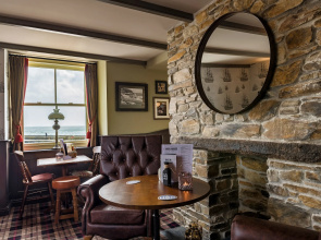 Pier House