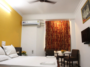 Sri Aarvee Hotels