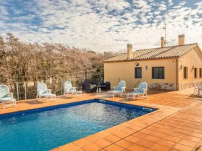 Four bedroom Holiday Home In Macanet De La Selva