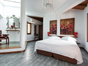 Poikilma Alonissos Villas