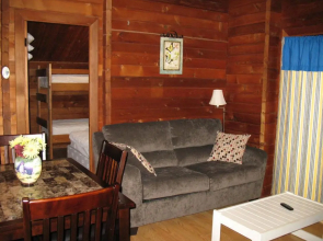 Forest Lake Camping Resort Cabin 18