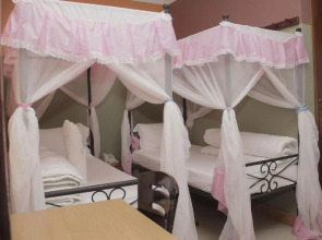 Arusha Giraffe Lodge